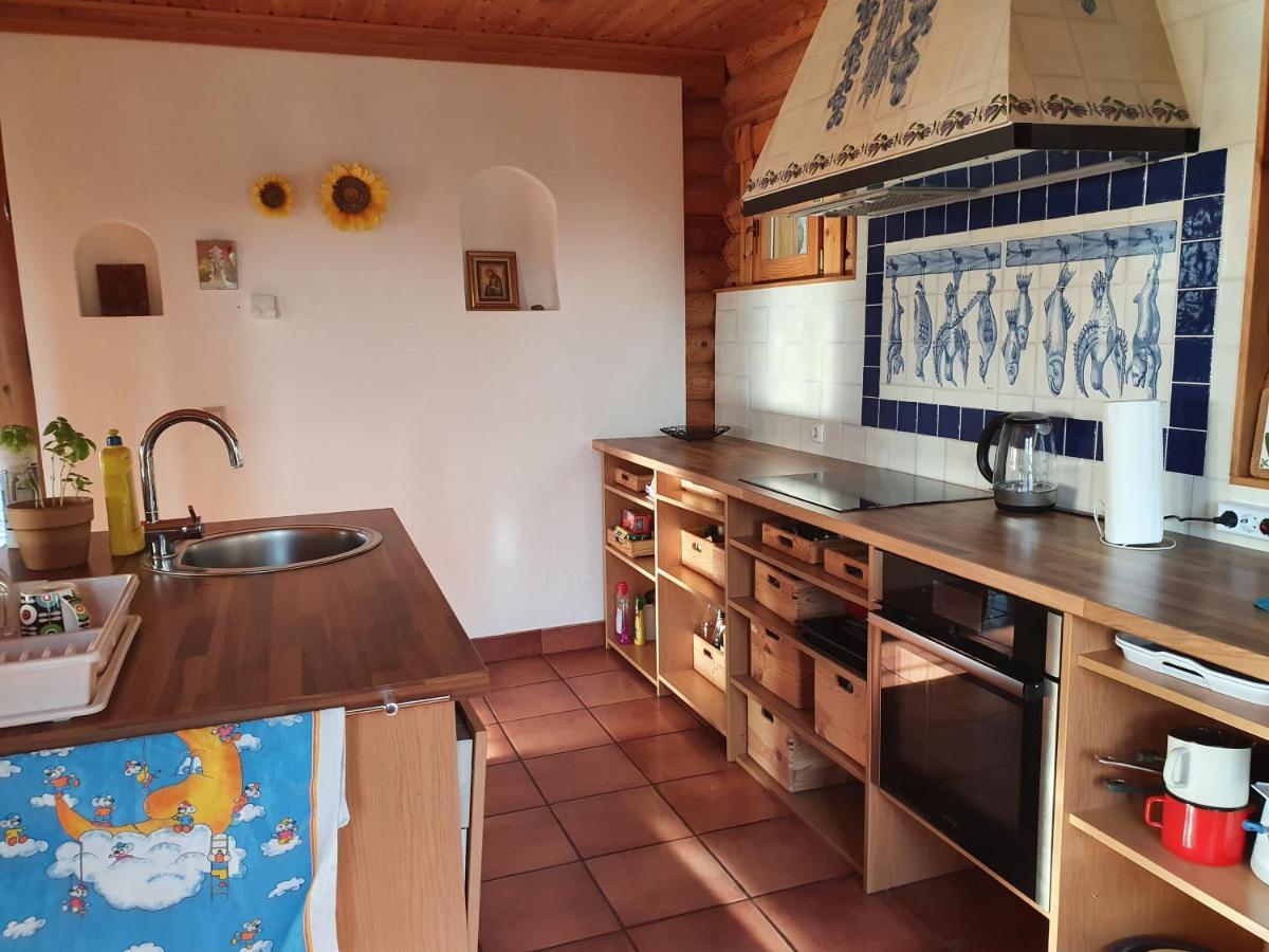 Stiska Vas Cosy Spacious Wooden Chalet Na Hrib מראה חיצוני תמונה